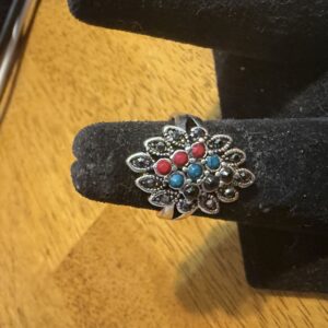 Silvertone ring with faux coral and turquoise stones vintage