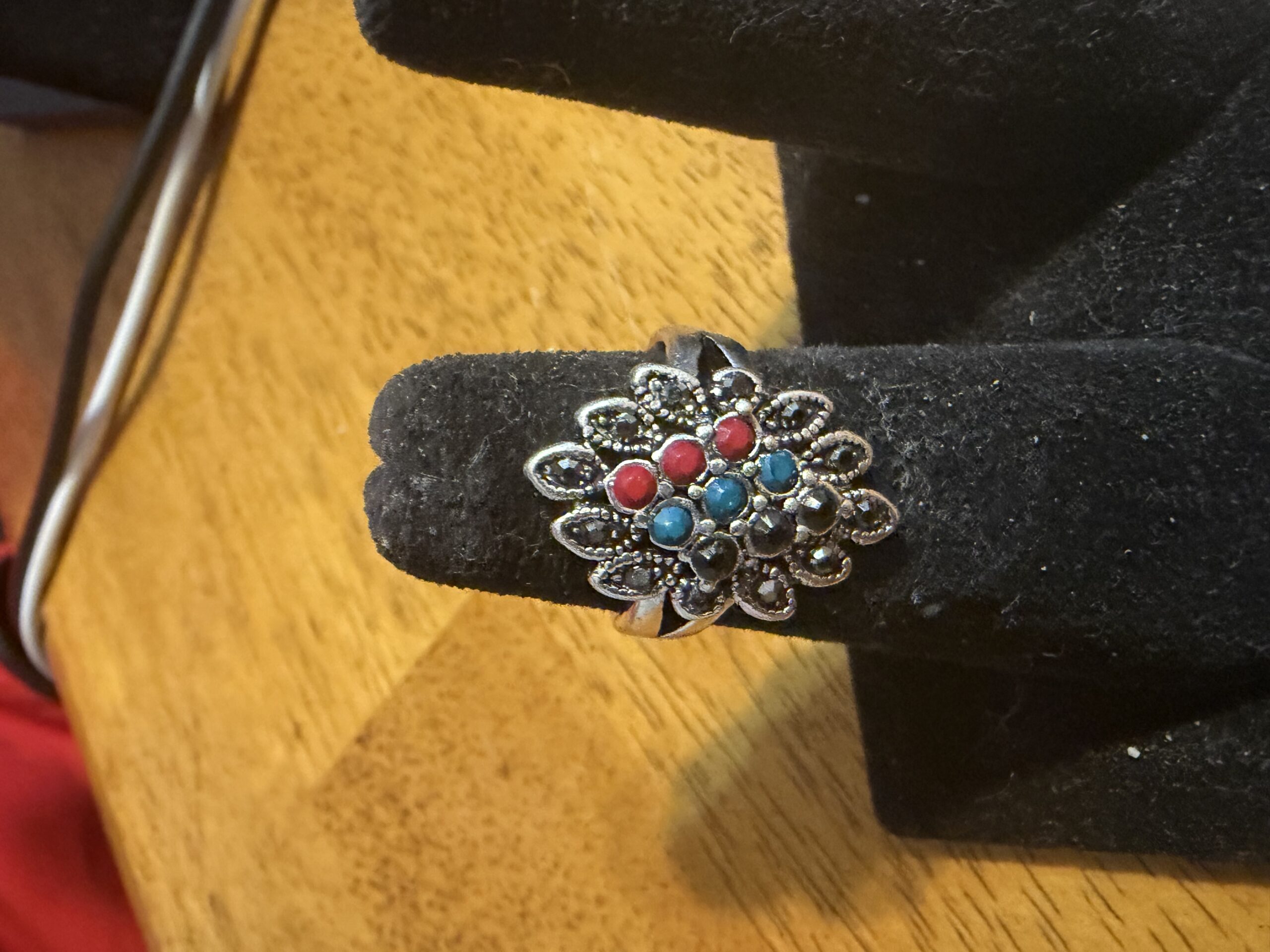 Silvertone ring with faux coral and turquoise stones vintage