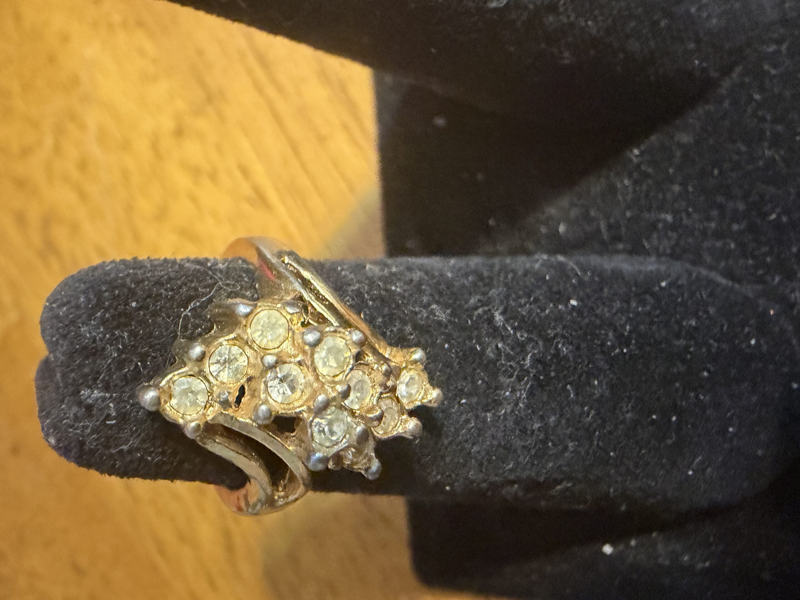 Vintage yellow stone and gold tone cluster ring